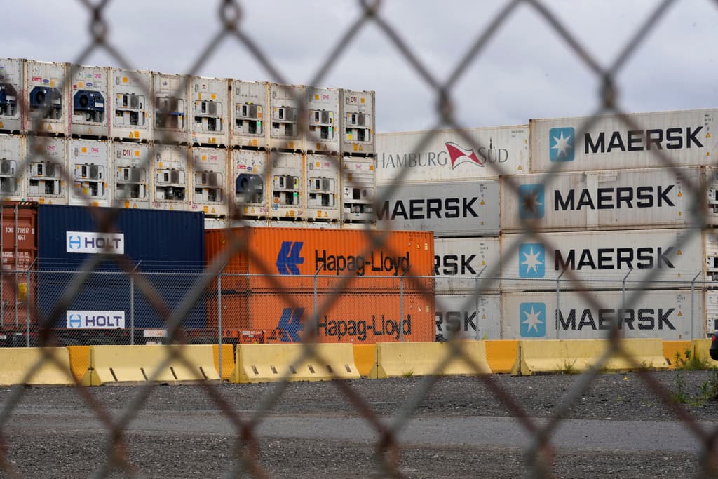 Huelga en puertos de EEUU: Biden pide "fuertes" mejoras a los trabajadores