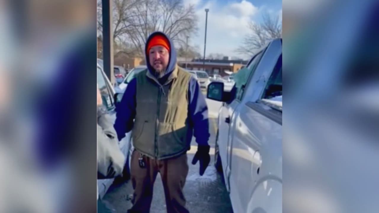 Federales arrestan a un inmigrante en la estación de policía del poblado de Bolingbrook