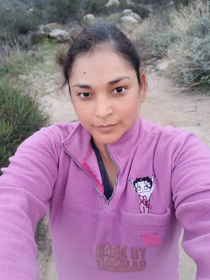 En 
<a href="https://www.facebook.com/groups/reto28/">el grupo de Faceboook del Reto 28</a> abundan las selfies como esta de Yesenia Velazquez, en el preámbulo de su caminata diaria.