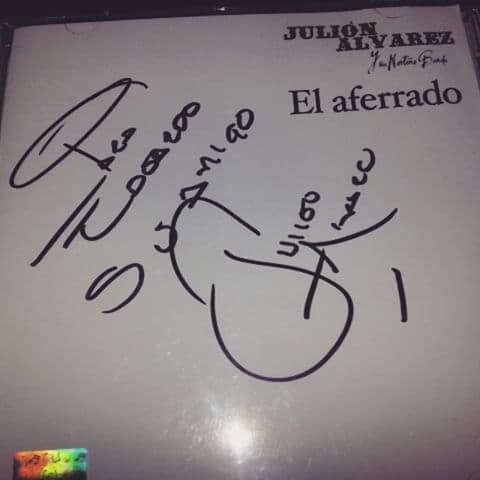 Al igual que Julión, quien en una letra un poco más legible antecede su firma con la misma frase: “Su amigo”.