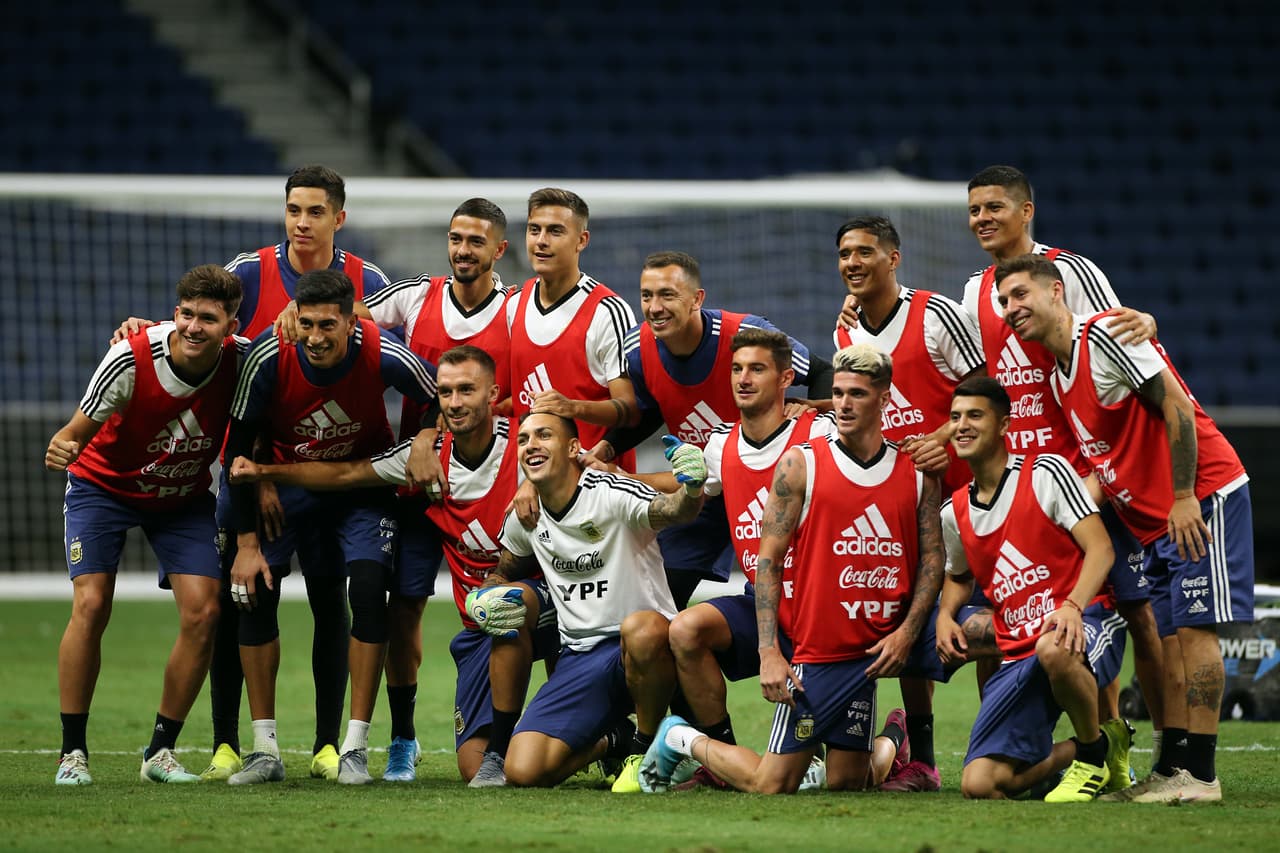 Argentina llega con dos bajas para enfrentar a México, y aún espera que Marcos Acuña se recupere físicamente para enfrentar a México.