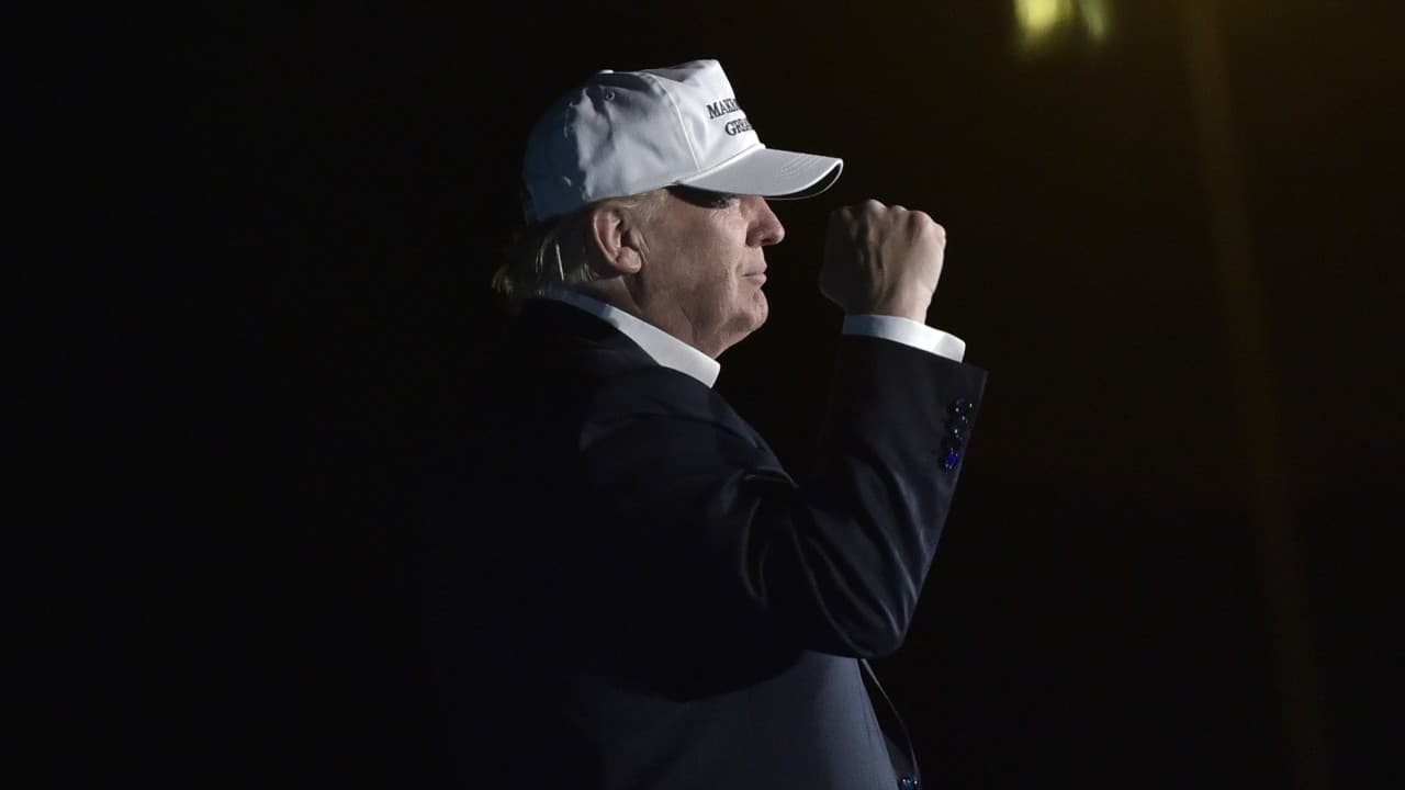 Trump sobre la conclusión del FBI tras revisar los nuevos emails: "Clinton es culpable, ella lo sabe, el FBI lo sabe"