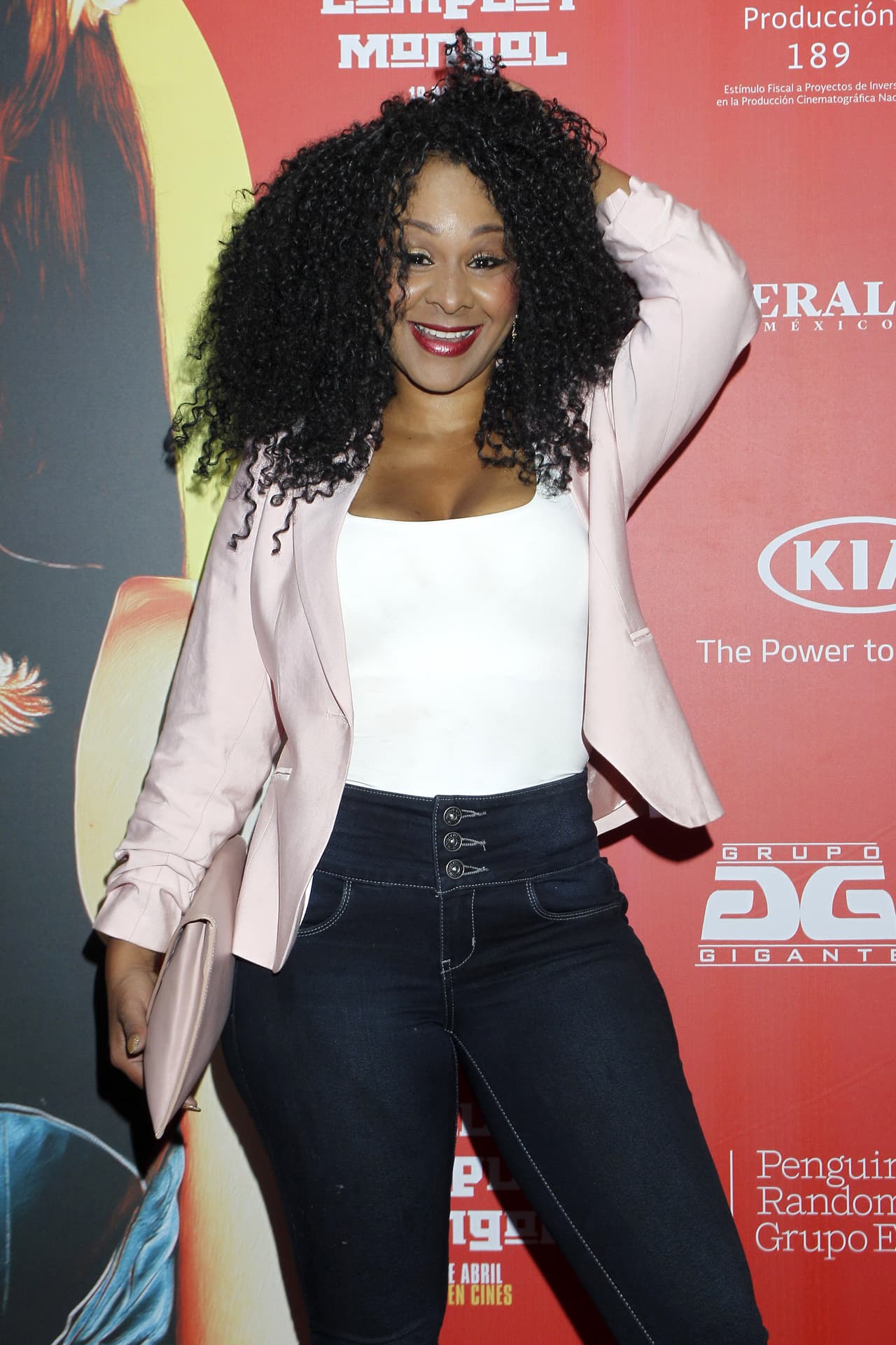 La exintegrante del grupo OV7 platicó que durante su infancia fue rechazada por su color de piel.