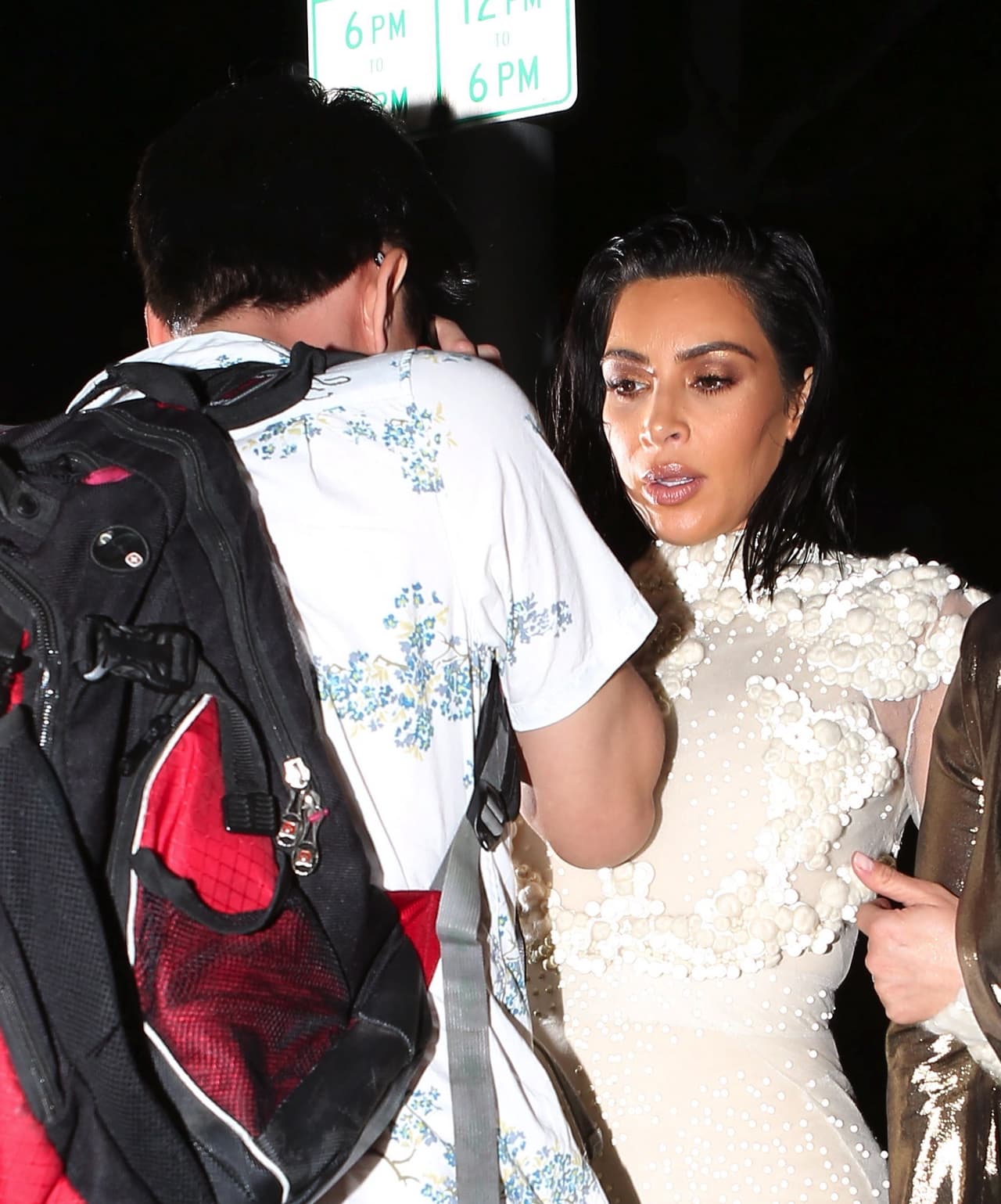 Su cara de sorpresa fue captada por los paparazzis que cubrían el evento.