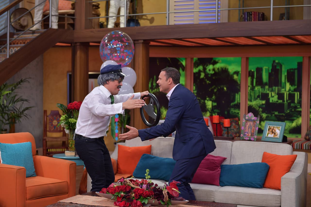 Alan le dio la bienvenida y nos enteramos de casa cosa.