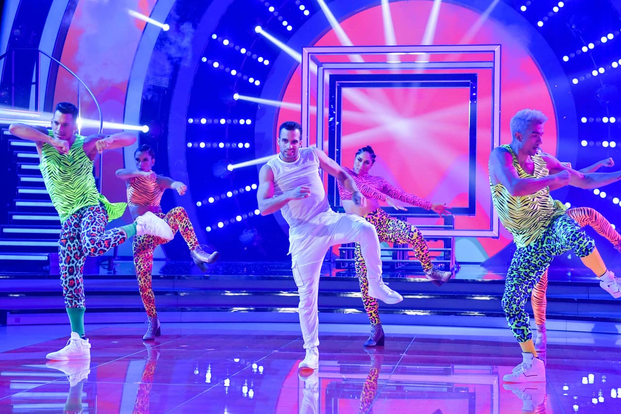 Luego bailó un urbano con el hit de J Balvin 'Mi gente'.