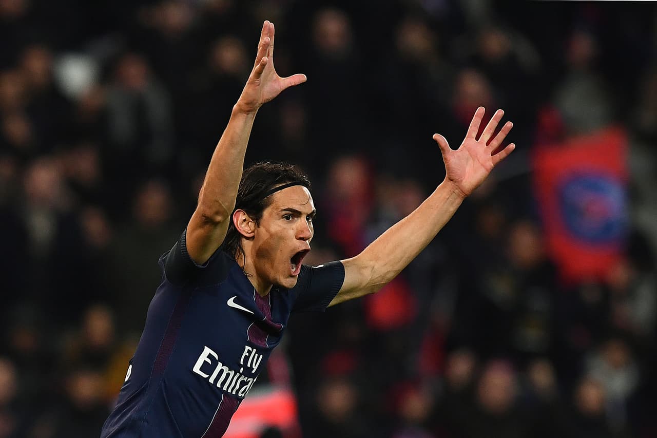 Para celebrar su cumpleaños del 2016, Edinson Cavani marcó doblete en el triunfo del PSG por 9-0 sobre el Troyes por la Ligue 1, aunque el partido fue el día 13 de febrero.