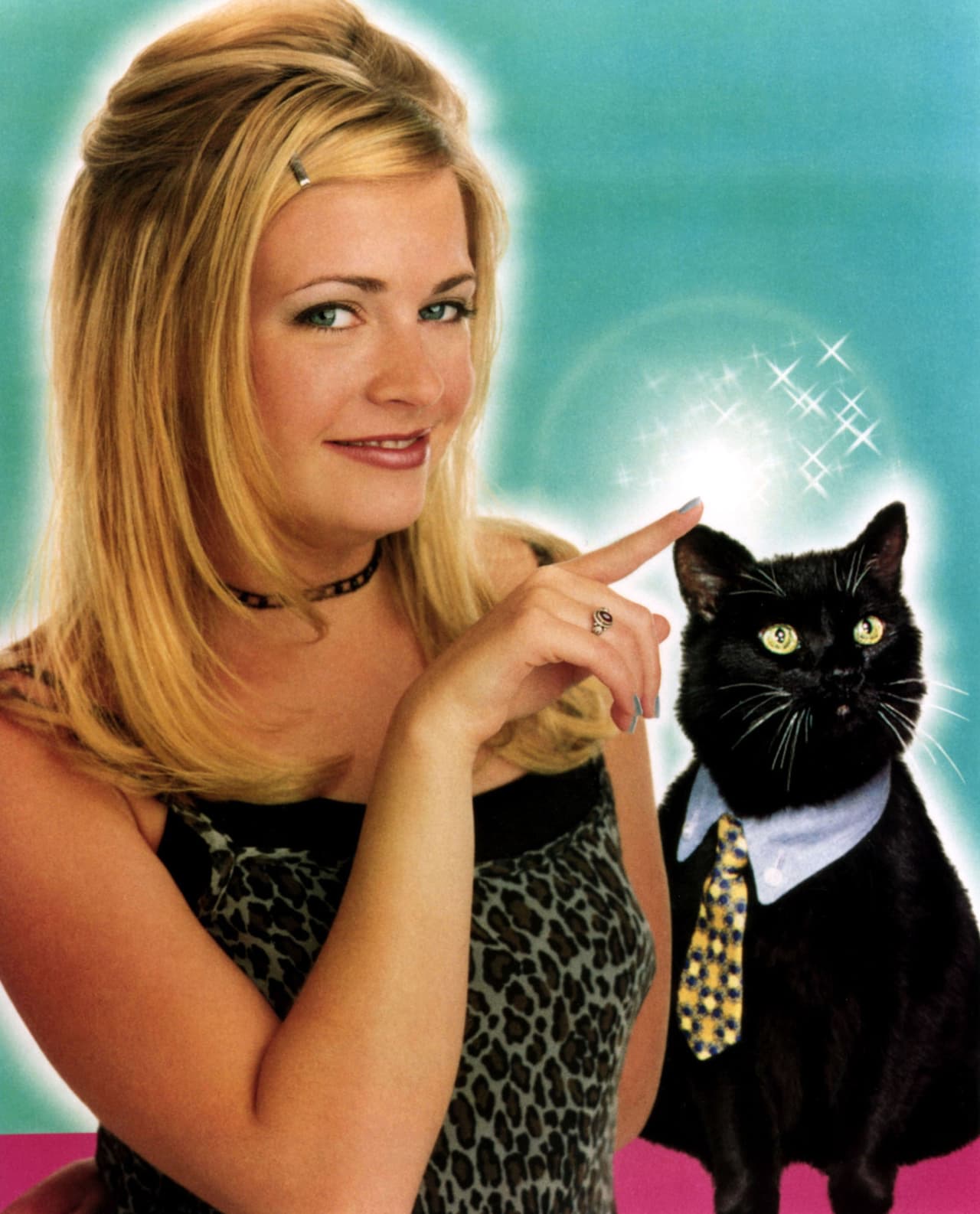 Ante esto, Melissa Joan Hart dijo
<b> </b>en una entrevista de 2018 con Entertainment Weekly lo que opinaba sobre el tema.
<br>
<br>"Creo que lo están haciendo de la forma correcta, cambiándolo, no haciéndolo igual que la serie original. Si vas a hacer la misma serie, probablemente no funcione, pero creo que lo que están haciendo es probablemente la forma más inteligente de hacer un reboot de algo", dijo la actriz que actualmente está casada y tiene tres hijos.