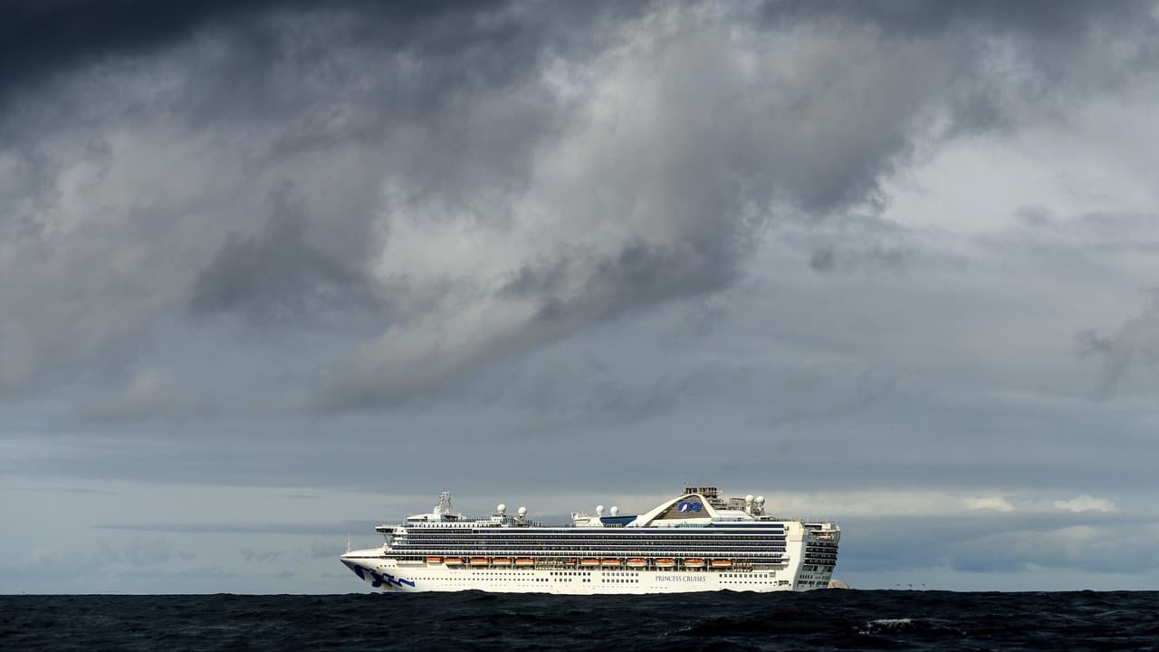 Antes, otro crucero, el Regal Princess, se quedó varados en las costas de Florida por casos positivos de covid-19. El buque se disponía a desembarcar en el Puerto de Everglades.