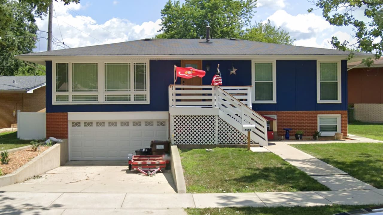 Cerca de las 6:35 a.m. la Policía de Oak Forest acudió a una vivienda en la 
<b>cuadra 5500 de Ann Marie Lane por el reporte de una crisis doméstica </b>que terminó con la muerte de Emilio y Briana Rodríguez, Lupe Gómez y Carlos Gómez, el presunto agresor.