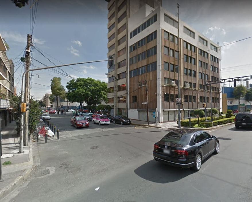 Luego de atracar la casa, el agresor huyó en la camioneta de la actriz junto con las cosas,
<b> ató a Betty de pies y manos y la abandonó muy cerca de la Plaza México,</b> en la calle Cincinati, esquina con Holbein, en la Colonia Ciudad de los Deportes.