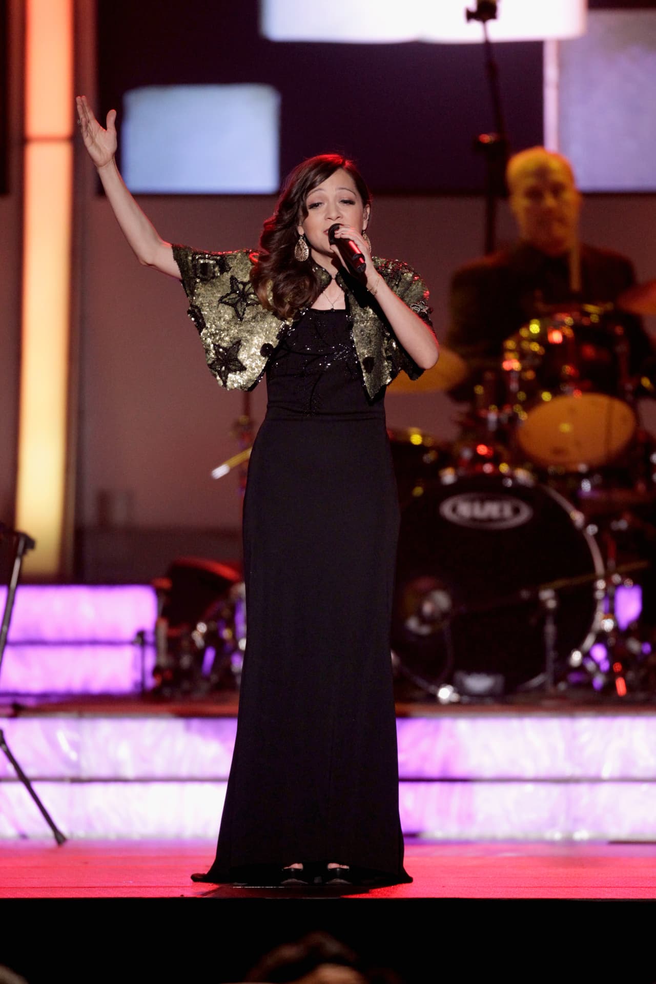 En el 2012, su presencia en los escenarios contó con un maquillaje sofisticado en el que resaltó sus ojos.