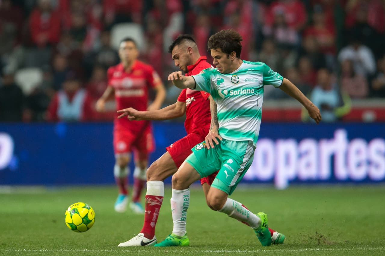 Hace dos años, ‘Chepo’ de la Torre le dio la confianza para ser titular en Santos pero los resultados no se dieron. Ahora está maduro.