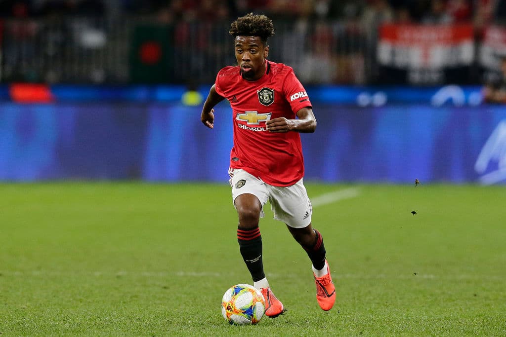 Angel Gomes, Manchester United. Este jugador ha llamado la atención de los grandes equipos por mostrar habilidades de liderazgo nato. Ha sido capitán de la selección de Inglaterra sub-16 y sub-17.