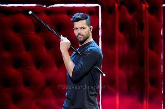 Se nota que se cuida muchísimo ya que tiene un cuerpo muy rico.