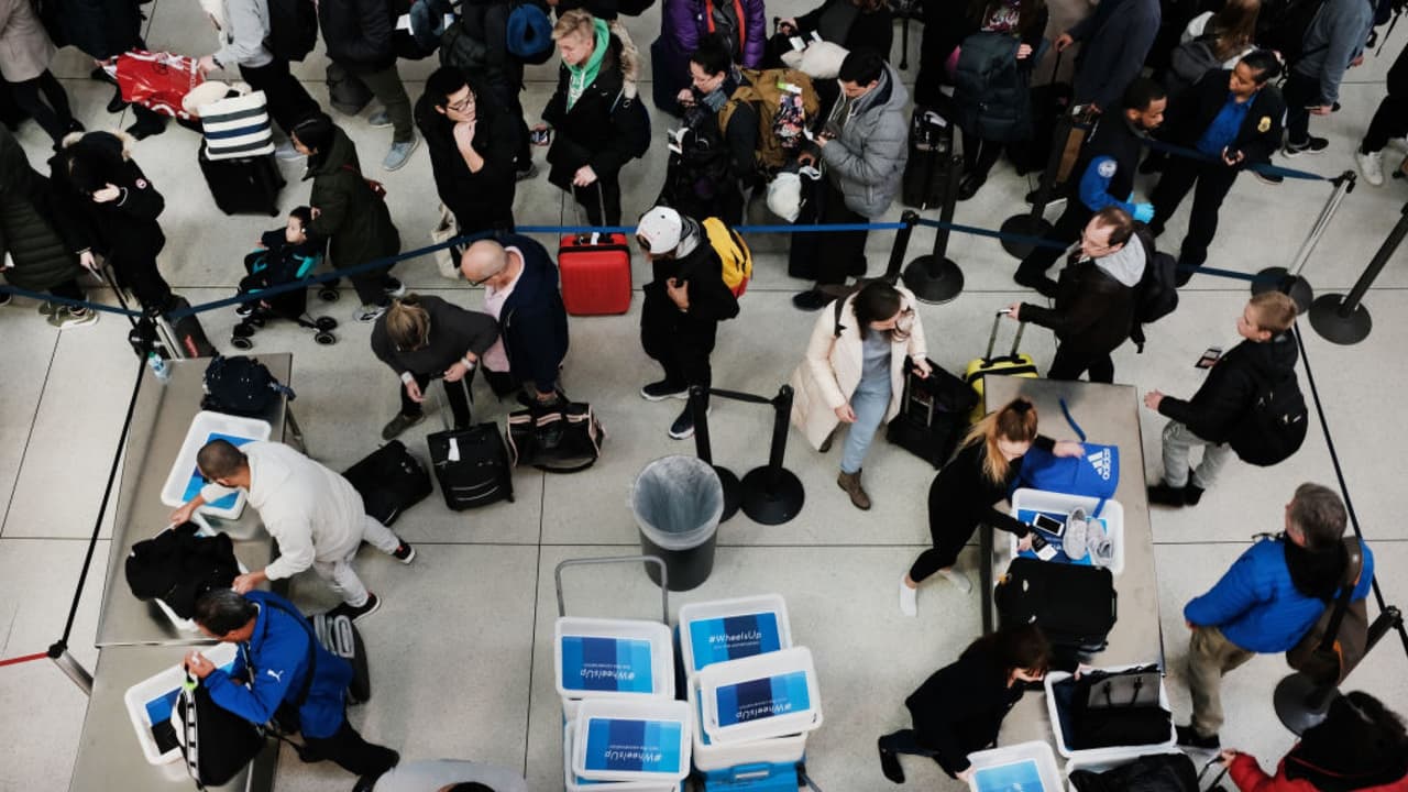 Consejos para que tu viaje no se convierta en un dolor de cabeza esta temporada festiva