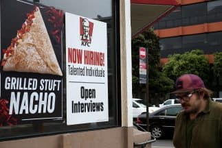 ¿Qué significa el anuncio del gobernador Abbott de poner fin a los $300 semanales adicionales al beneficio de desempleo?