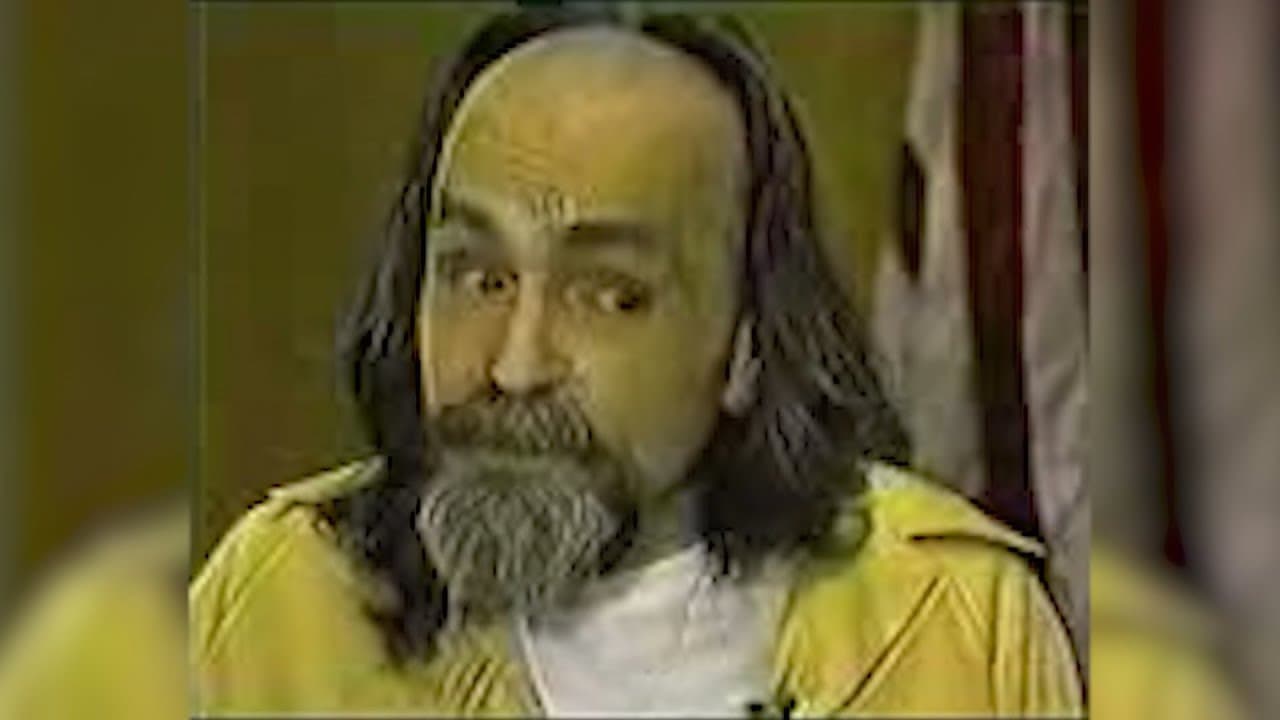 <b>Charles Manson</b>: fue condenado inicialmente a la pena de muerte en 1971 y cuando esta fue declarada inconstitucional (en 1972), su sentencia fue cambiada a cadena perpetua por conspiración de asesinatos.