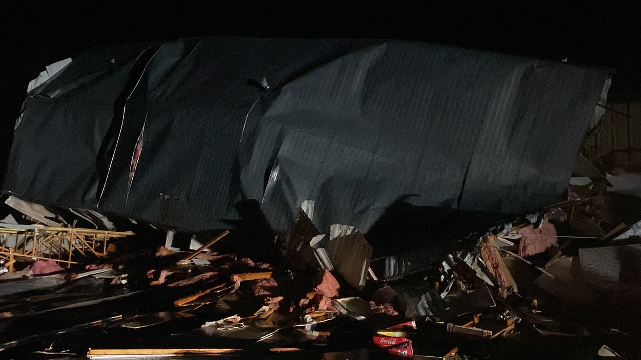 En esta zona vivían aproximadamente entre 25 a 30 personas. Según relantan los habitantes, tres de ellas resultaron heridos.