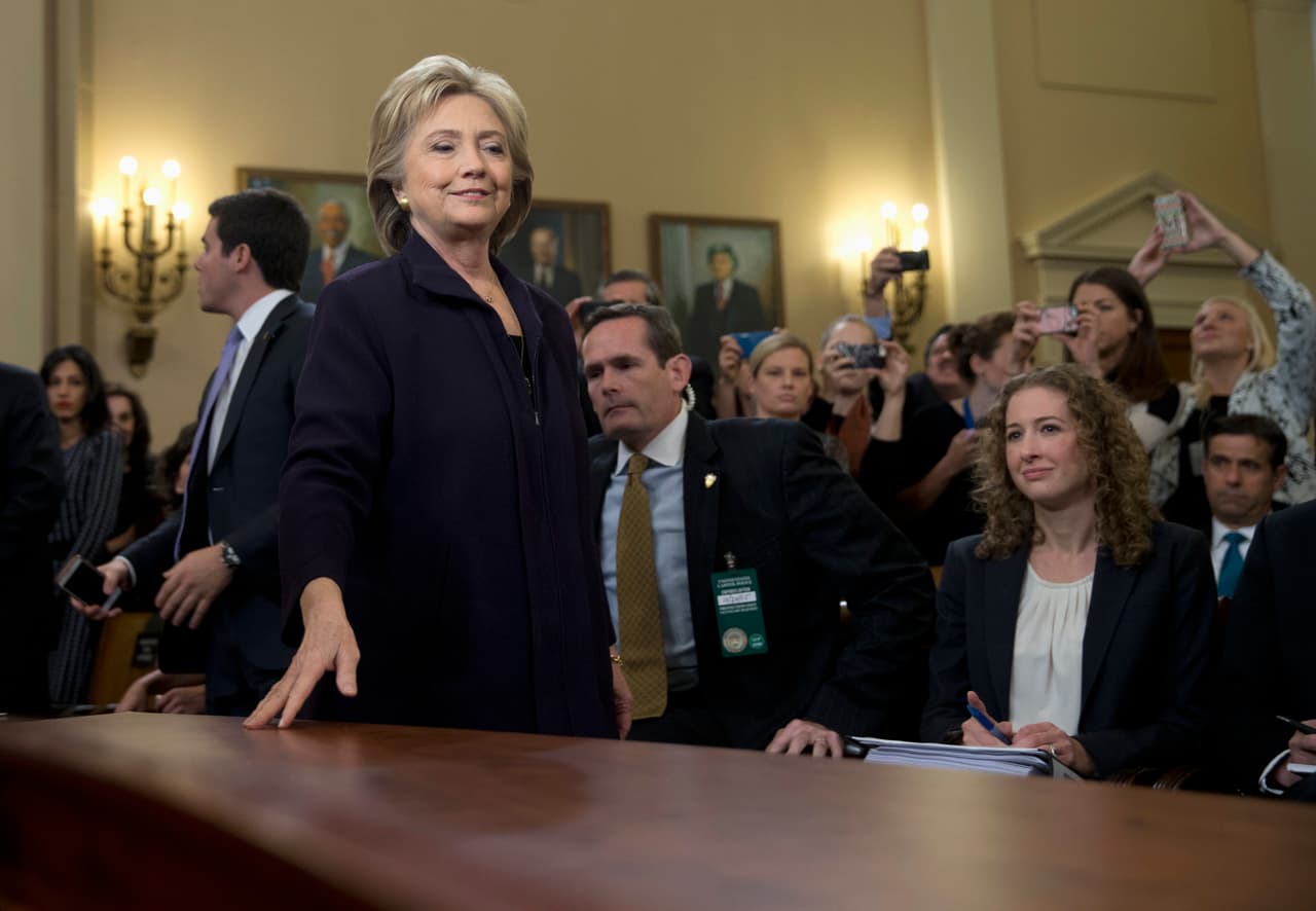 Por qué interrogan a Clinton en el Congreso