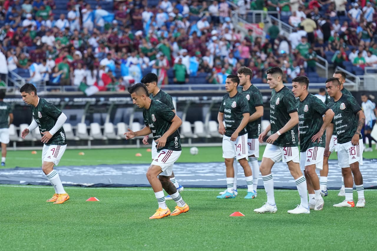 Con un equipo de jugadores jóvenes como Carlos Acevedo, Marcelo Flores o Luis Chávez, el Tricolor tuvo un pobre desempeño ante Guatemala.