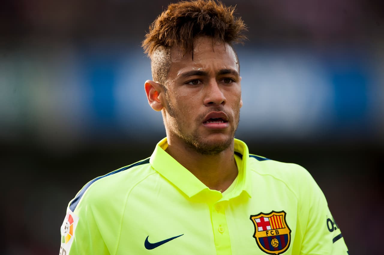 Las cosas marchaban bien, pero al minuto 55 recibió una sospechosa tarjeta amarilla que lo hizo llegar a cinco y perderse el siguiente partido cercano al 11 de marzo.