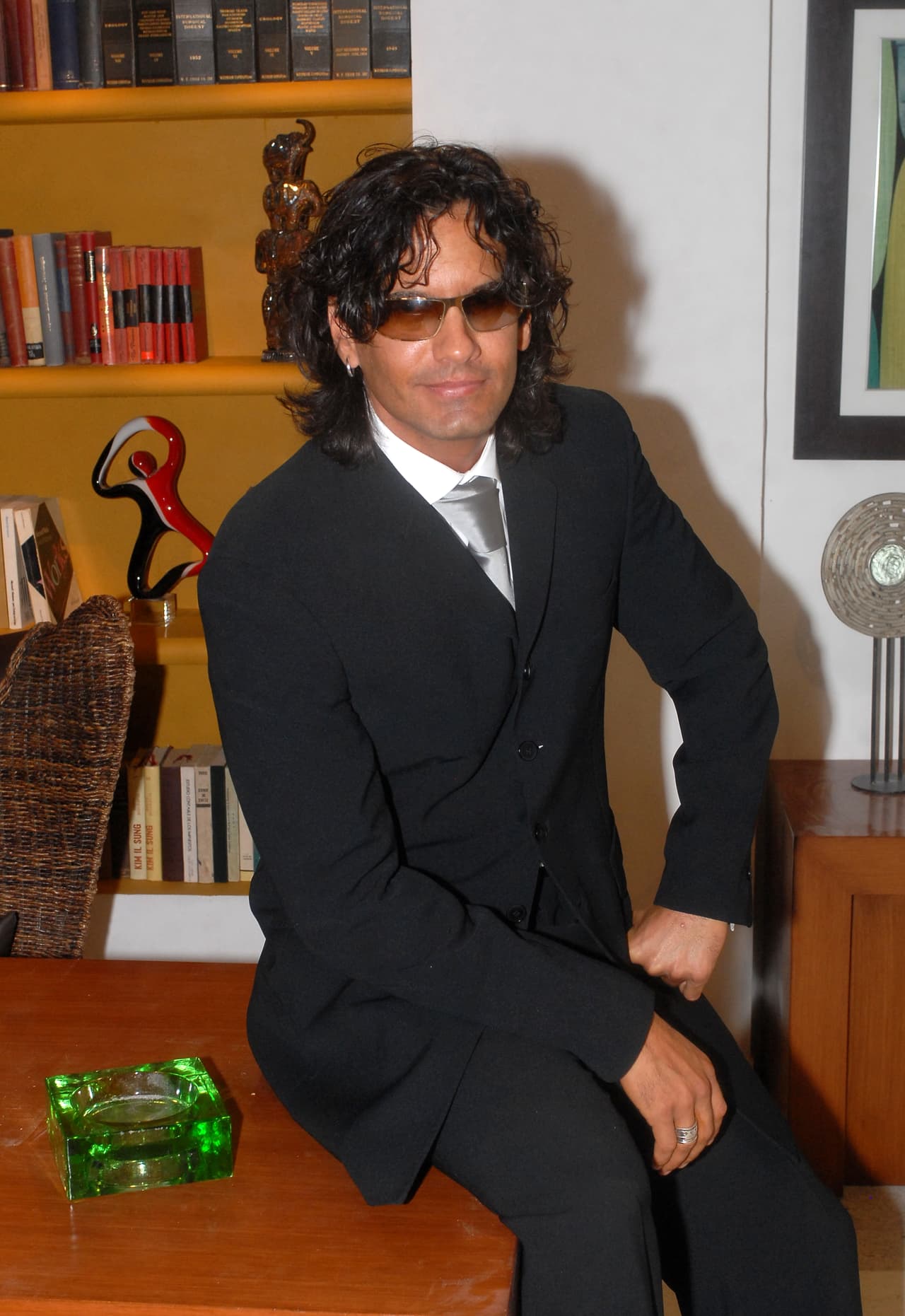 Finalmente, el actor fue despedido de la producción: "Faltó varios días al rodaje, grabó el desenlace con desgana… tuvimos mucha paciencia para sobrellevarlo, pero ya eran demasiadas faltas de respeto hacia los compañeros”, declaró la productora.