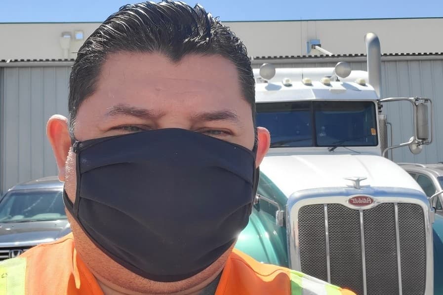 Trump elogia a los camioneros por su labor en la pandemia, pero el 33% no tiene seguro médico