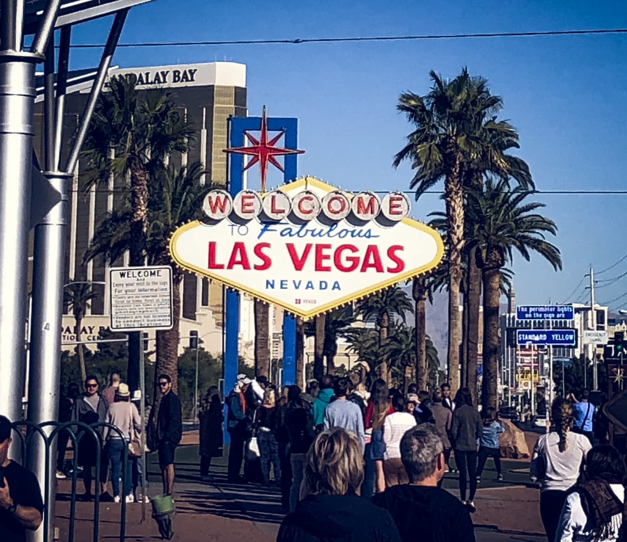 El paseo obligado de todo viajero que llega a Las Vegas, Nevada, inicia en Las Vegas Strip, la avenida principal de la ciudad del juego.