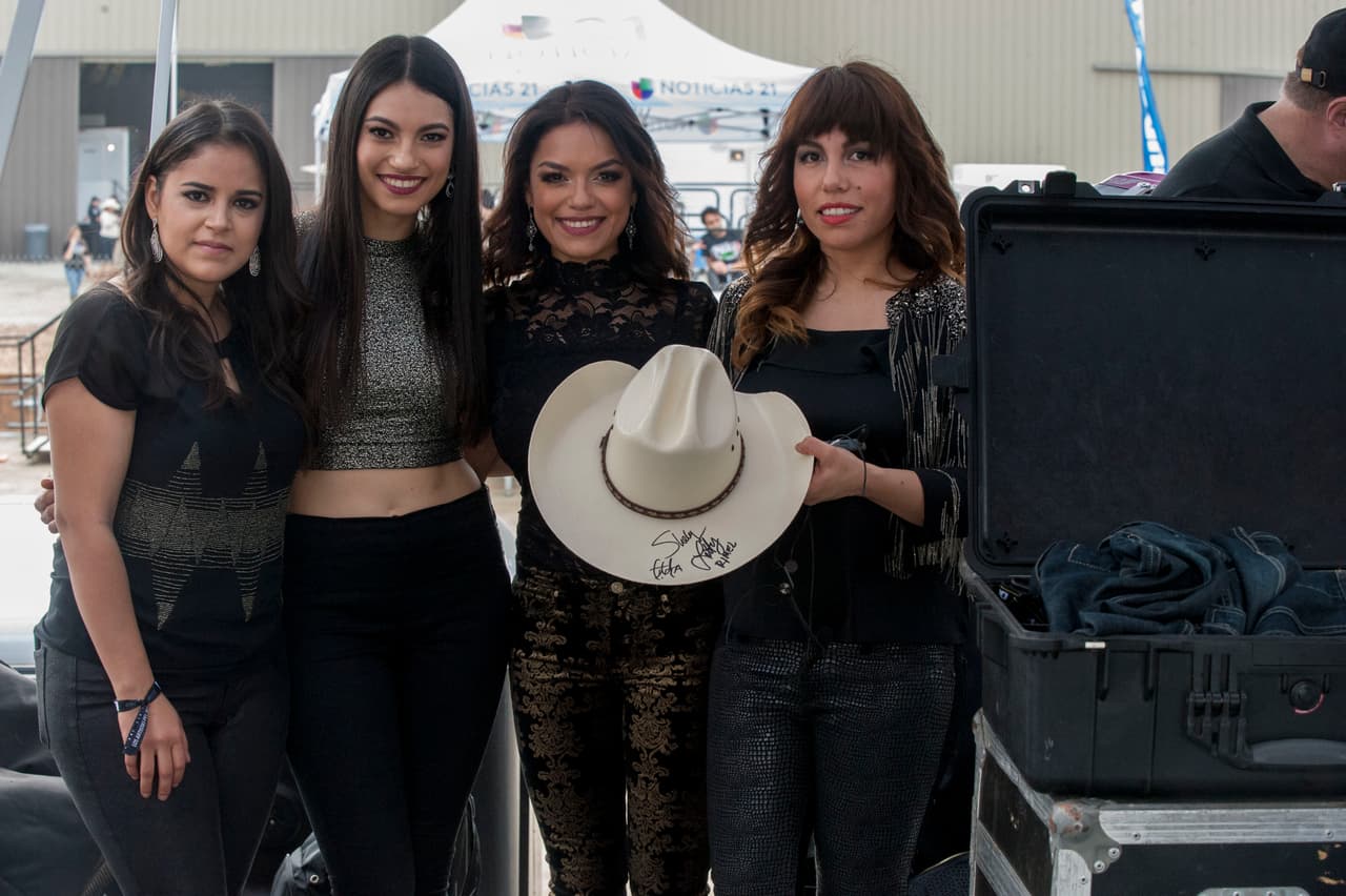 7 escenarios y mas de 50 artistas en 3 dias fueron los ingredientes para PuebloFest el 17 al 19 de marzo donde llegaron personas para disfrutar de todo el estado de California.