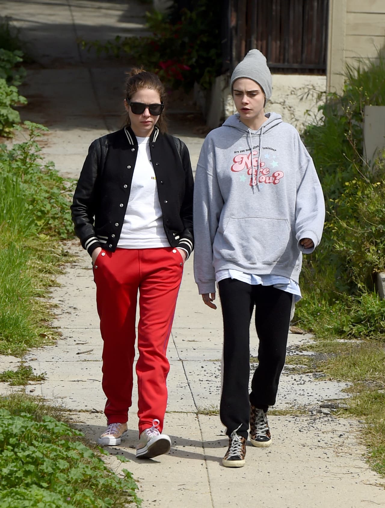 La revista 
<a href="https://people.com/style/cara-delevingne-and-ashley-benson-split-after-nearly-two-years-of-dating/" target="_blank">People</a> dio a conocer que la modelo 
<b>Cara Delevingne </b>y la actriz 
<b>Ashley Benson</b> habían terminado su noviazgo de dos años, en abril pasado.
<br>