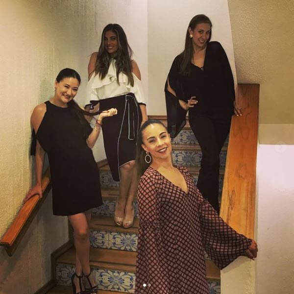 Agregó que no ha sido la única que ha vivido cosas inexplicables: "Yo recuerdo a Kaori su hermana, que está a cargo de que todo eso esté funcionando perfectamente porque es nuestro 'stage manager', voltearla a ver y no saber qué pasa (hace gestos de incertidumbre)". 
<br>