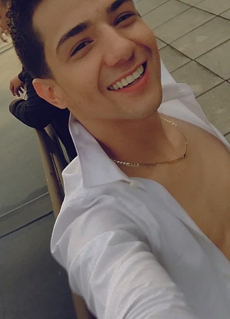 Pero ahora consiente a sus fans con estas atrevidas imágenes en sus redes sociales.