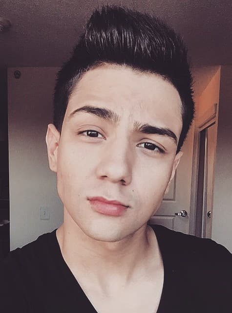 Luis Coronel ha evolucionado mucho en cuanto a estilo se refiere.