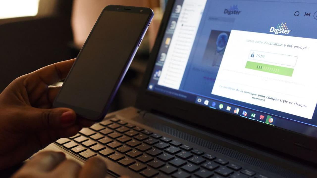 Según la Oficina de Mejores Prácticas Comerciales (BBB, por sus siglas en inglés), en diciembre los estafadores hacen de las suyas con anuncios engañosos en redes sociales o con falsas tarjetas de regalo para cometer fraudes.