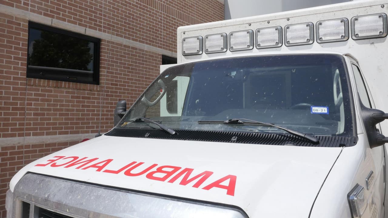 “Esperamos más de una hora porque no hay camas disponibles”: servicios de emergencia de Dallas