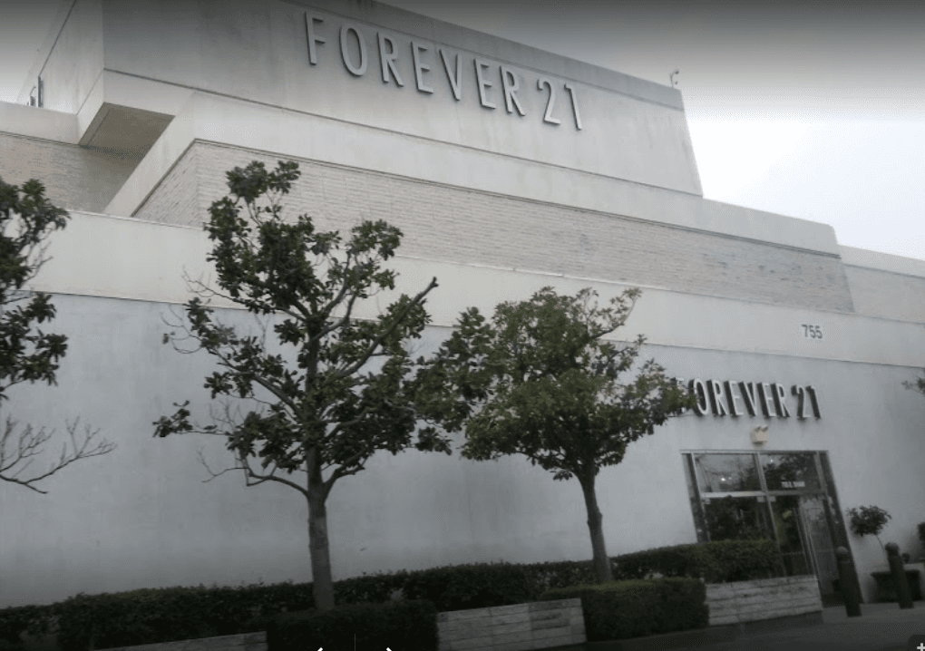 Fresno Fashion Fair en el número 755 al este de la avenida Shaw, Fresno, CA 93710