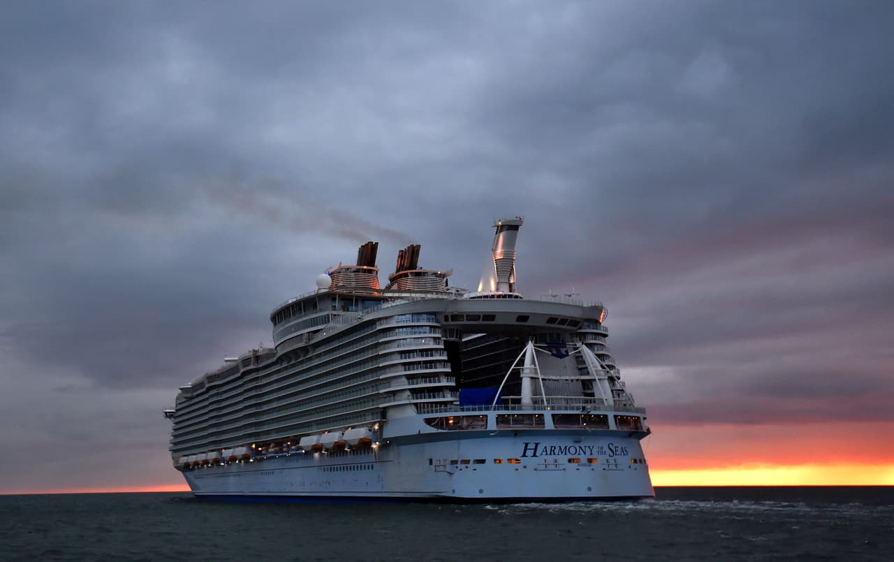 El Harmony of the Seas tiene 23 piscinas y 24 ascensores