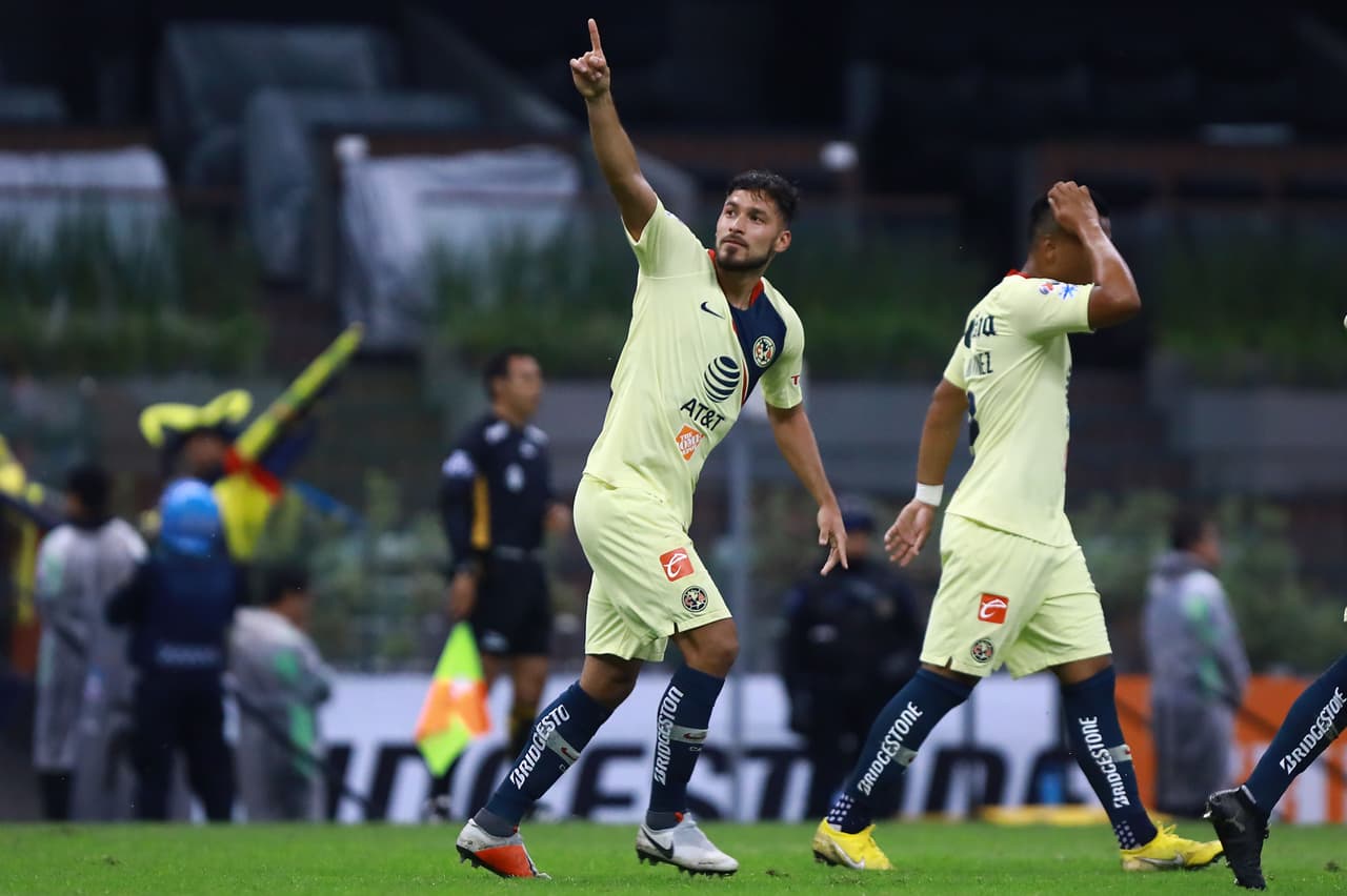 Y apenas a los 54 minutos las Águilas le dieron la vuelta con tanto, algo fortuito y tras una serie de rebotes, de Bruno Valdez, quien en un tiro de esquina puso el 2-1 para los de Coapa.