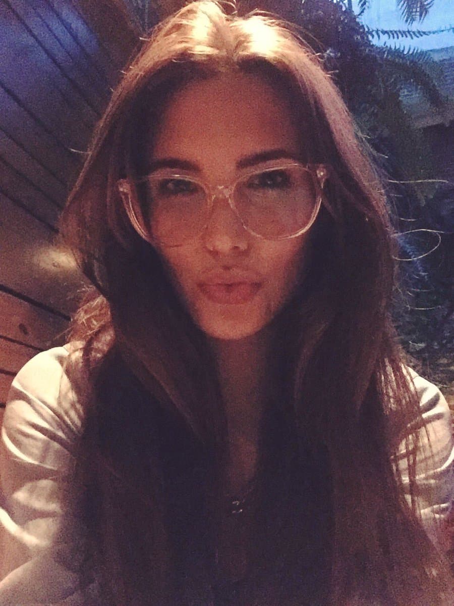 Como Olivia vivió terribles momentos, pues tras unirse a la organización de los hermanos Lucio su vida y la de su familia cambió. Su padre y su hermano fueron asesinados.