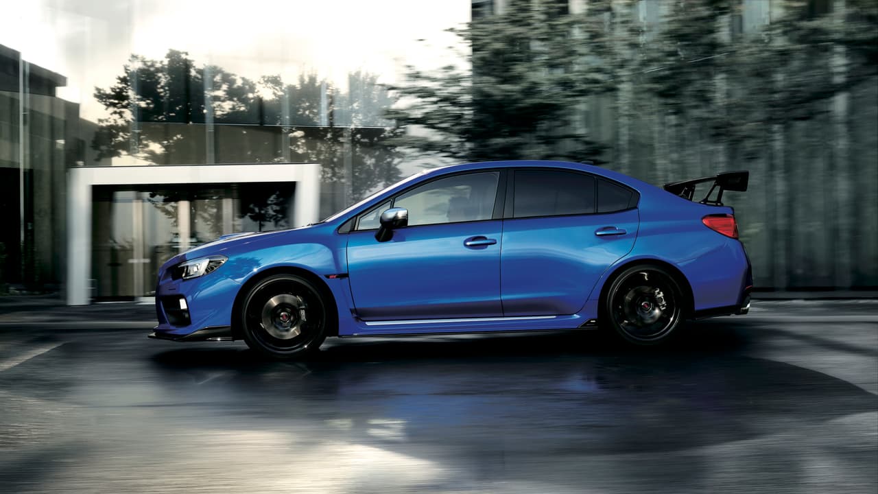 El WRX S4 tS presenta, sin embargo, algunas mejoras mecánicas con respecto a su modelo base: la principal, será el motor. Se trata de un 2.0 turbocargado de cuatro cilindros en línea, que genera 296 caballos de fuerza, y 295 libras-pie de torque.