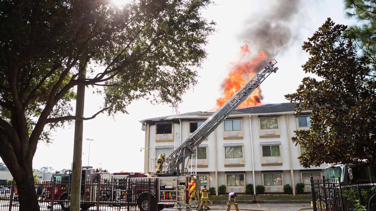 La tarde del miércoles 9 de octubre las autoridades recibieron el reporte de un incendio al norte de Houston.