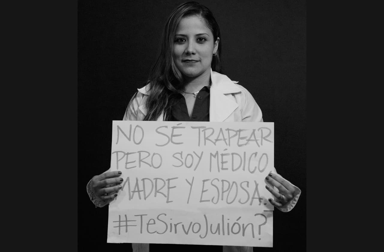 Tras confesar que le gustan las mujeres que sepan trapear se ha iniciado una campaña contra Julión Álvarez en las redes con el hashtag ¿#TeSirvoJulión?