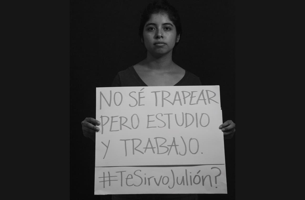 Tras confesar que le gustan las mujeres que sepan trapear se ha iniciado una campaña contra Julión Álvarez en las redes con el hashtag ¿#TeSirvoJulión?