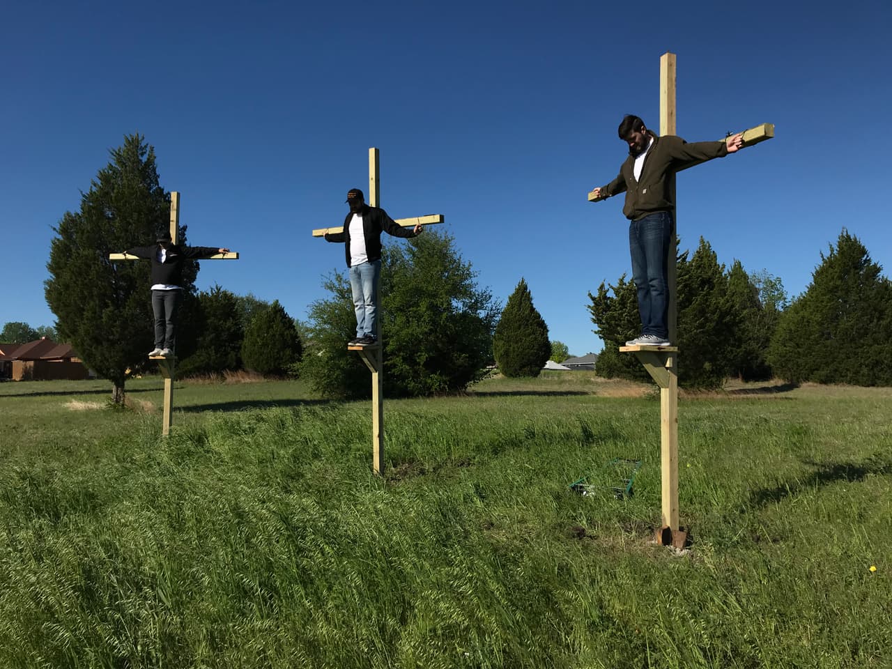 Muchos transeúntes en Mesquite vieron el acto de los voluntarios.