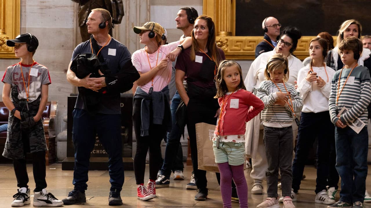 ¿Puedo invitar a una persona de mi familia a que venga de vacaciones a Estados Unidos? Esto le respondió el abogado