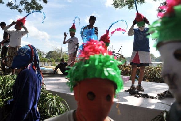 ¿Y esos sombreros rojos y verdes? ¿De dónde son? Se trata de una tradición de Masatepe, Nicaragua.