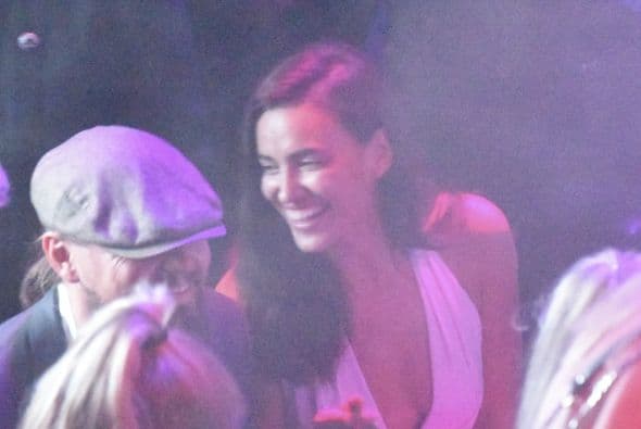 La súper modelo rusa y el actor disfrutaron toda la noche juntos.