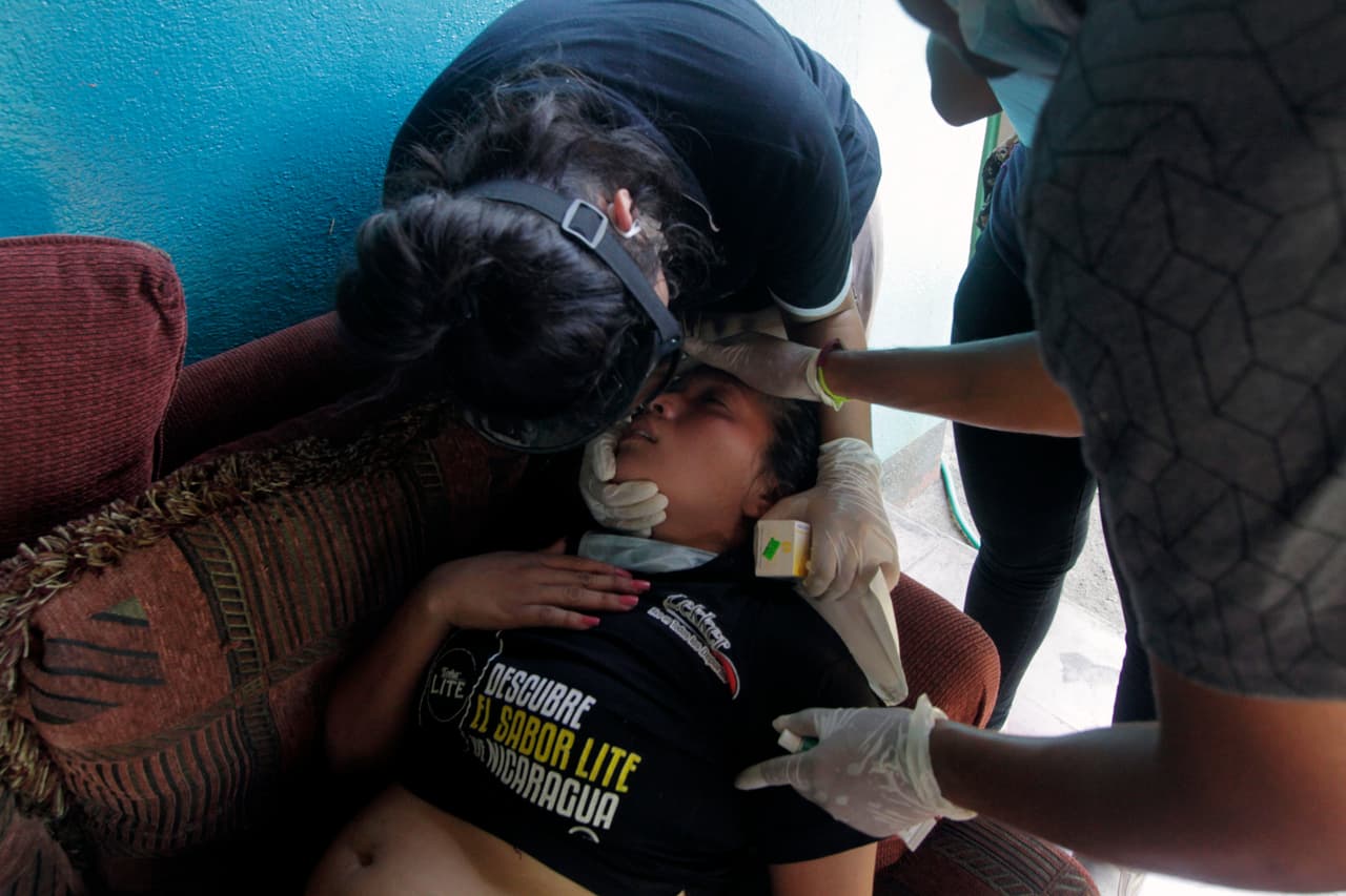 Amnistía Internacional condenó la represión por parte del régimen Ortega. El organismo resaltó que los ataques del gobierno representan “un intento flagrante e inquietante” de restringir los derechos a la libertad de expresión y reunión pacífica.