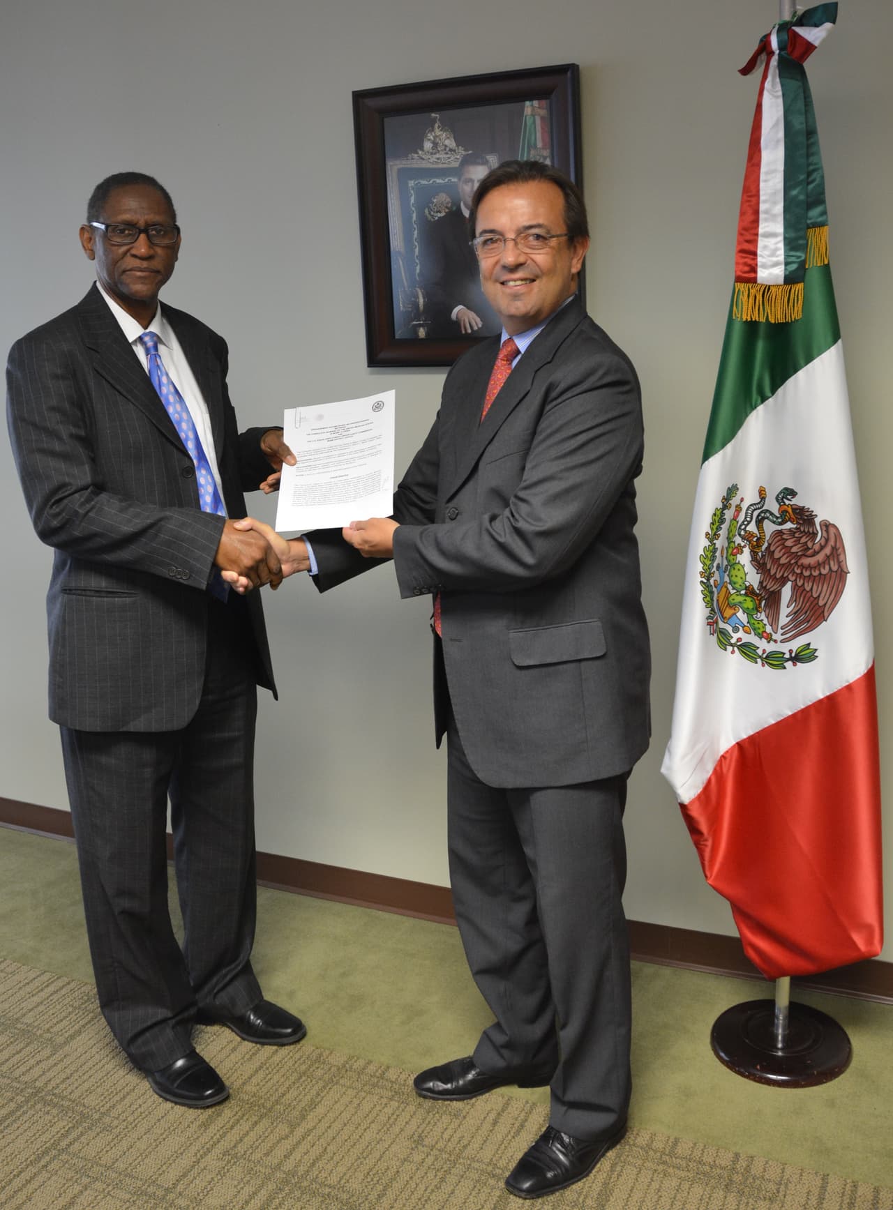 Consulado de México en Miami promueve derechos laborales